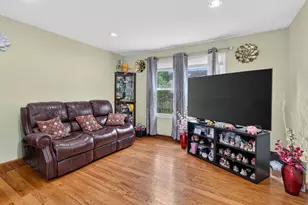 1162 Hyannis Cir, Carol Stream, IL 60188 - Photo 9