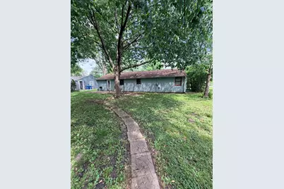 610 N Evanslawn Avenue, Aurora, IL 60506 - Photo 1