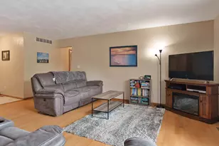 3078 Derbyshire Dr, Machesney Park, IL 61115 - Photo 7