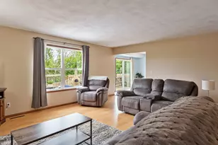 3078 Derbyshire Dr, Machesney Park, IL 61115 - Photo 5