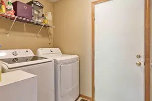 3078 Derbyshire Dr, Machesney Park, IL 61115 - Photo 17