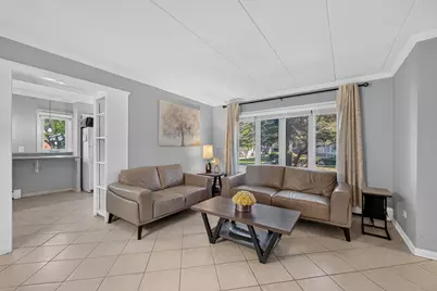 816 W Saint James Street #1W, Arlington Heights, IL 60005 - Photo 3