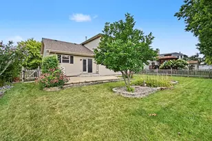 619 Wild Indigo Ave, Romeoville, IL 60446 - Photo 33