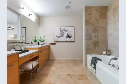 500 W Superior Street #2401, Chicago, IL 60654 - Photo 33