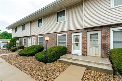 103 S Towanda Avenue #4, Normal, IL 61761 - Photo 3
