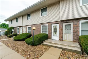 103 S Towanda Ave, Normal, IL 61761 - Photo 3