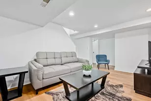 8646 Harms Rd, Skokie, IL 60077 - Photo 19
