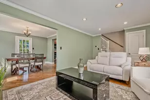 8646 Harms Rd, Skokie, IL 60077 - Photo 7
