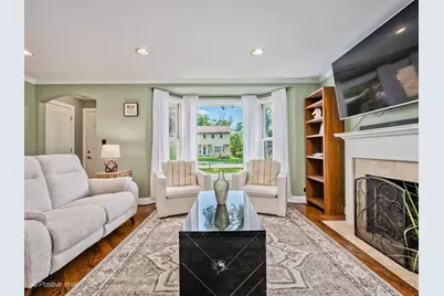 8646 Harms Road, Skokie, IL 60077 - Photo 5