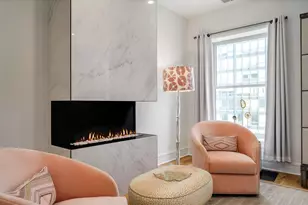 257 E Delaware Pl, Chicago, IL 60611 - Photo 23