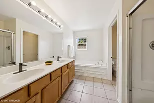 7 Edgebrook Ct, Algonquin, IL 60102 - Photo 11