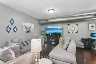3550 W Montrose Ave, Chicago, IL 60618 - Photo 9