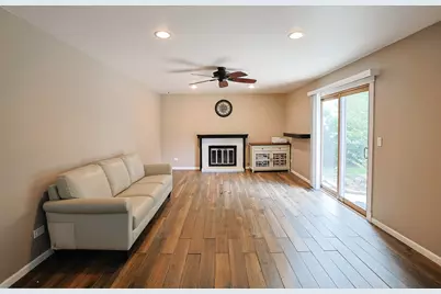 1410 Huntington Drive, Mundelein, IL 60060 - Photo 9