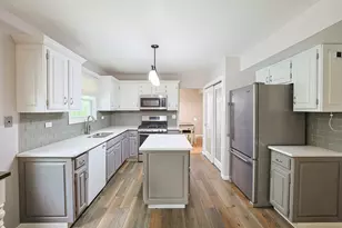1410 Huntington Dr, Mundelein, IL 60060 - Photo 5