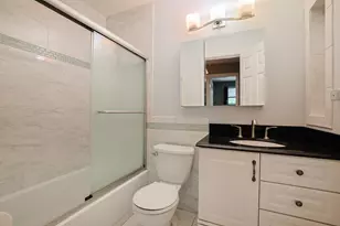 1410 Huntington Dr, Mundelein, IL 60060 - Photo 11