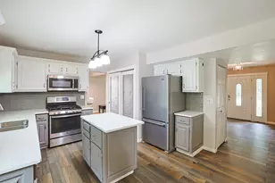 1410 Huntington Dr, Mundelein, IL 60060 - Photo 25