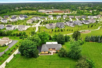 5 Bruce Circle N, Hawthorn Woods, IL 60047 - Photo 3