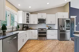 12715 W Sallmon Ave, Beach Park, IL 60087 - Photo 5
