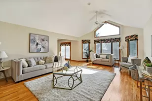 220 Rosewood Ct, Westmont, IL 60559 - Photo 11