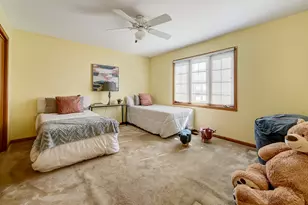 220 Rosewood Ct, Westmont, IL 60559 - Photo 19