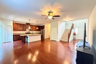2715 Blakely Ln, Naperville, IL 60540 - Photo 5