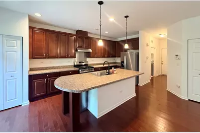 2715 Blakely Lane, Naperville, IL 60540 - Photo 7