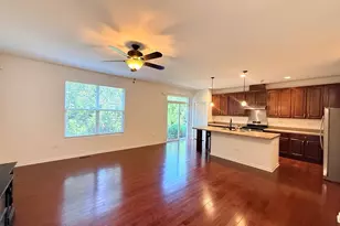 2715 Blakely Ln, Naperville, IL 60540 - Photo 3