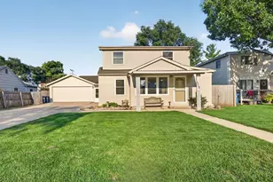 1712 Wilcox St, Crest Hill, IL 60403 - Photo 1