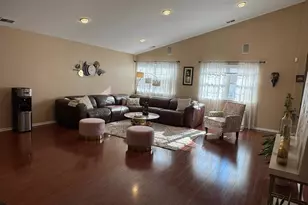 587 Saddlebrook Ln, Vernon Hills, IL 60061 - Photo 3