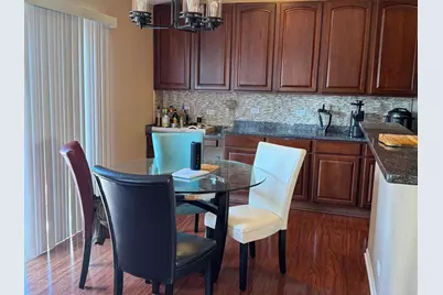 587 Saddlebrook Lane, Vernon Hills, IL 60061 - Photo 9