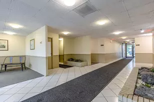 9118 W Elmwood Dr, Niles, IL 60714 - Photo 5