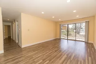 250 Old Oak Dr, Buffalo Grove, IL 60089 - Photo 3