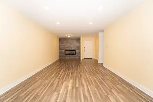 250 Old Oak Dr, Buffalo Grove, IL 60089 - Photo 5