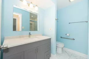 250 Old Oak Dr, Buffalo Grove, IL 60089 - Photo 19