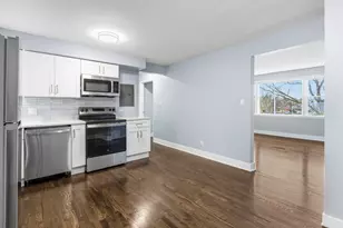 7900 S Merrill Ave, Chicago, IL 60649 - Photo 9
