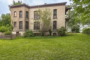 358 Bent St, Elgin, IL 60120 - Photo 5
