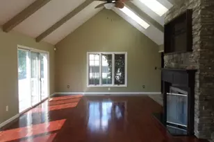 304 Greenway Ln, Decatur, IL 62521 - Photo 3