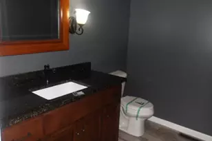 304 Greenway Ln, Decatur, IL 62521 - Photo 15