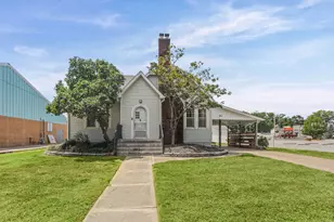 851 11th St, Carlyle, IL 62231 - Photo 3
