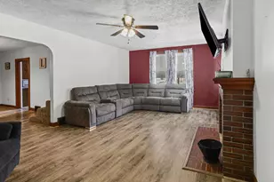 851 11th St, Carlyle, IL 62231 - Photo 35