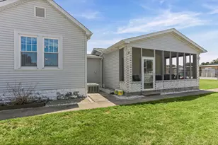 851 11th St, Carlyle, IL 62231 - Photo 9