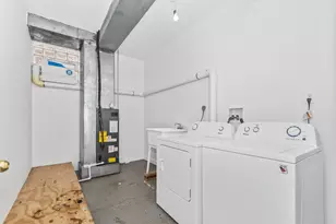 2514 W North Shore Ave, Chicago, IL 60645 - Photo 13