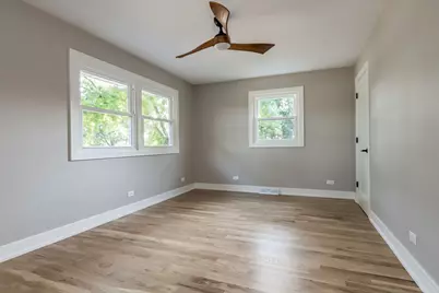 305 E Armitage Avenue, Elmhurst, IL 60126 - Photo 17