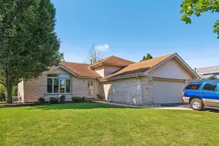 16661 W Oneida Dr, Lockport, IL 60441 - Photo 1