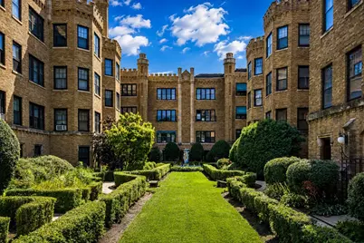 2430 W Greenleaf Avenue #1, Chicago, IL 60645 - Photo 1