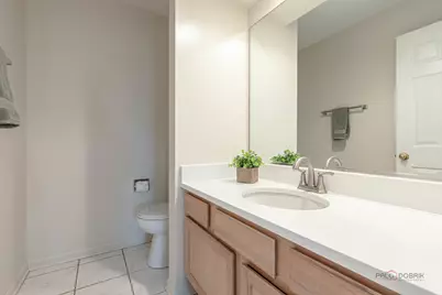 810 Edgemere Road, Buffalo Grove, IL 60089 - Photo 15