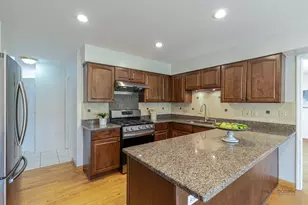 810 Edgemere Rd, Buffalo Grove, IL 60089 - Photo 9