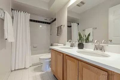 810 Edgemere Road, Buffalo Grove, IL 60089 - Photo 25