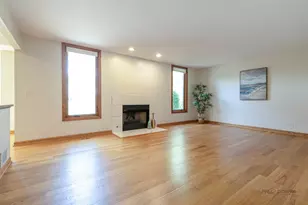 810 Edgemere Rd, Buffalo Grove, IL 60089 - Photo 13
