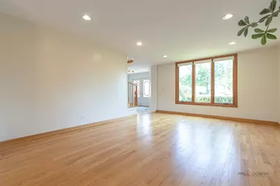 810 Edgemere Road, Buffalo Grove, IL 60089 - Photo 5